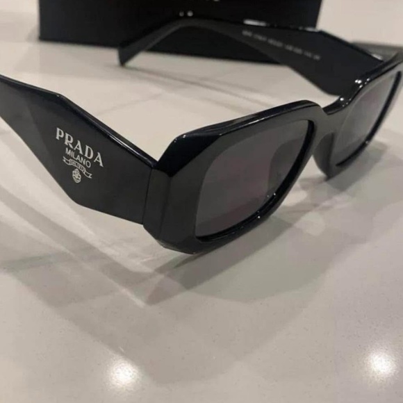 Prada sunglasses brand new without a box - Picture 2 of 4